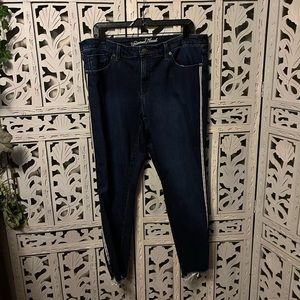 UNIVERSAL THREADS Awesome dark blue cotton stretchy red pin stripe jeans